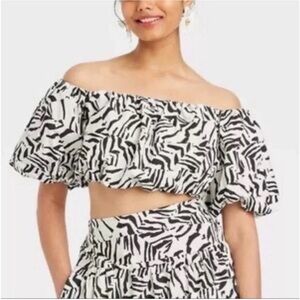 A New Day Women's Black/Creme Lined Puffy Short Sleeve Crop Top Size Large NWT